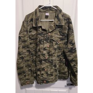 Camo jean denim trucker jacket NEW XXL 19
